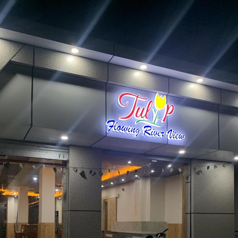 Tulip Flowing River View Hotel. Shamshi Exterior foto